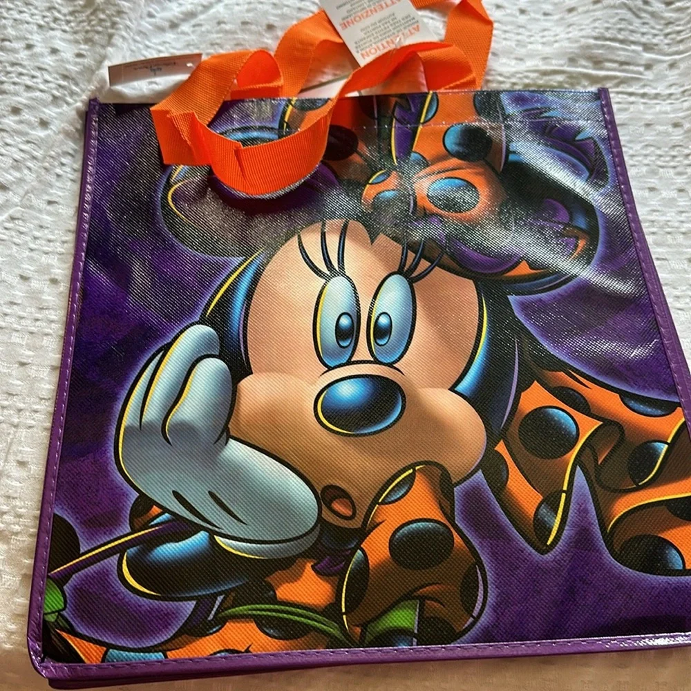 Minnie - Picture 4 of 5